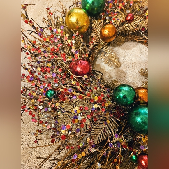 Beautiful Unique Colorful Holiday Christmas Wreath & 2 Large Red Bows - Picture 8 of 8